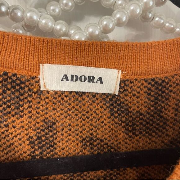 Cheetah Side Split Pullover Sweater - Picture 8 of 9